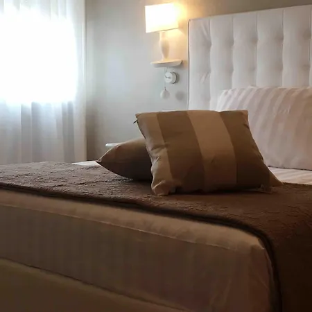 吉内瓦客房酒店 贝尔加莫