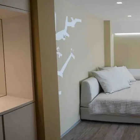 吉内瓦客房酒店 4*